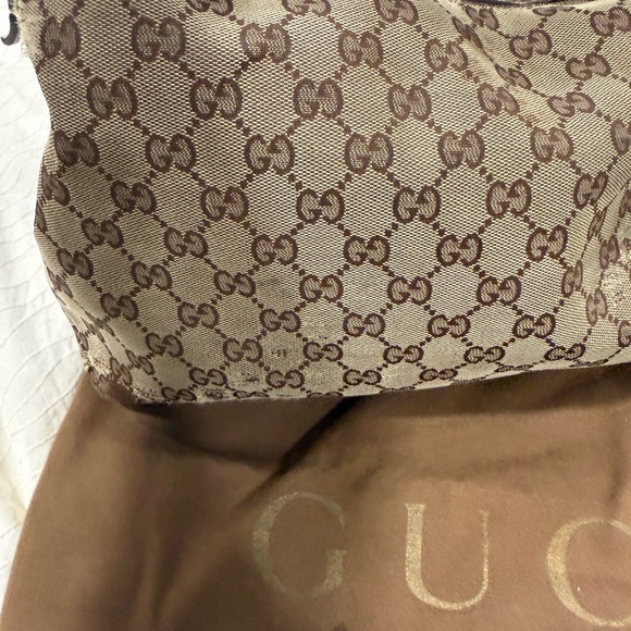 100% Authentic Gucci Beige Monogram Shoulder Bag - Picture 2 of 13